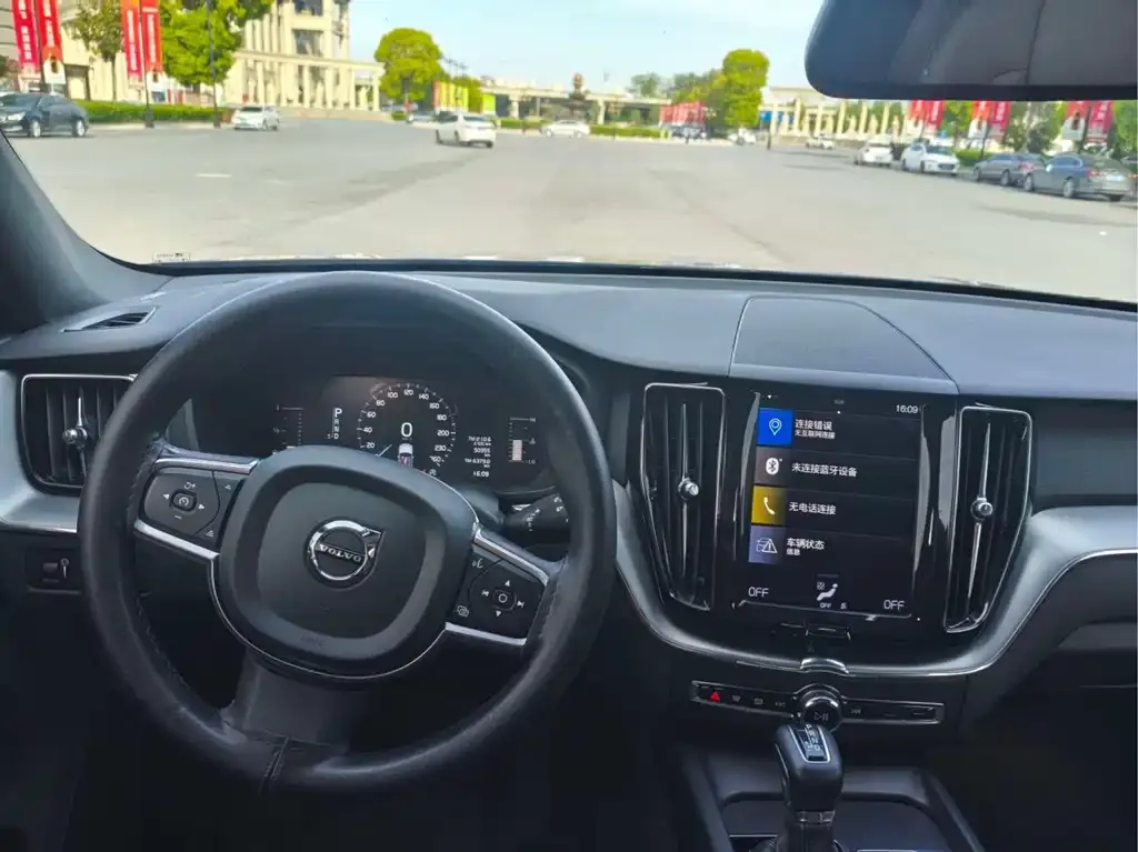 Volvo XC60 2021 из CN, фото 2