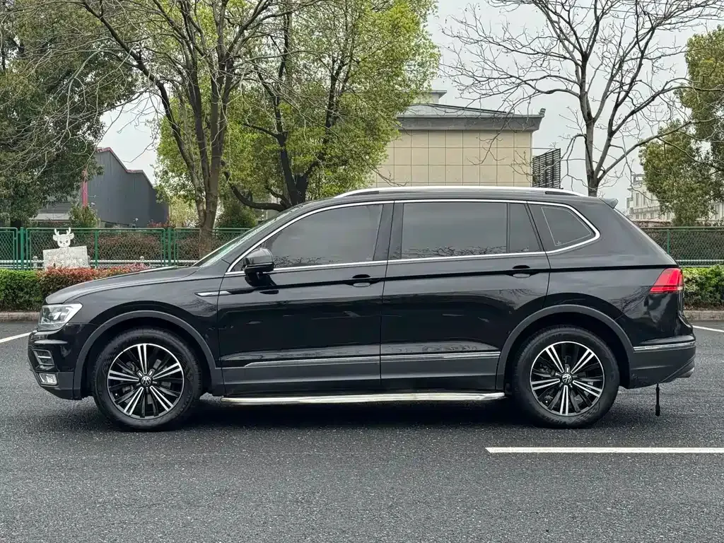 Volkswagen Tiguan L — фото 5