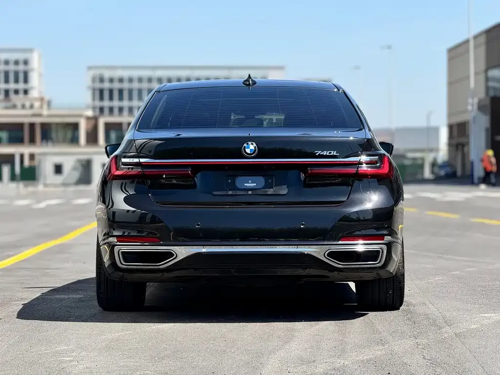 BMW 7 Series 2022 из CN, фото 4