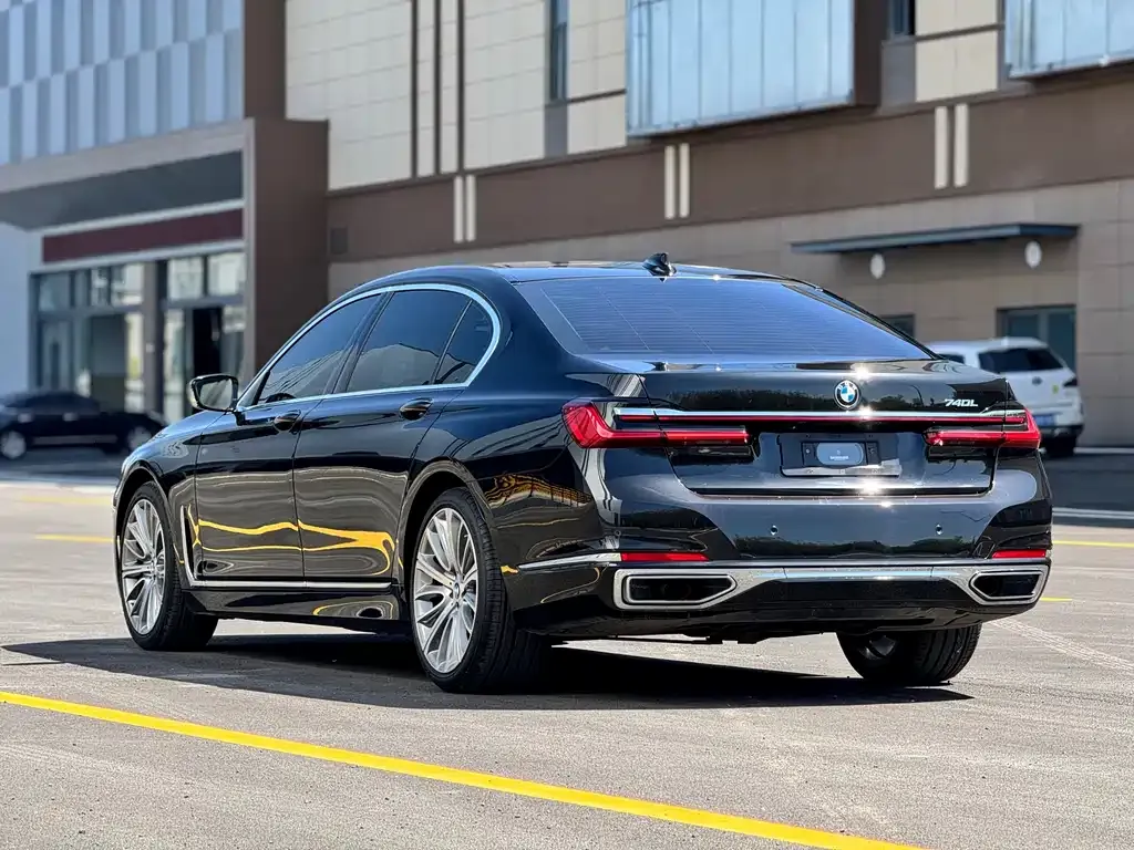 BMW 7 Series 2022 из CN, фото 6