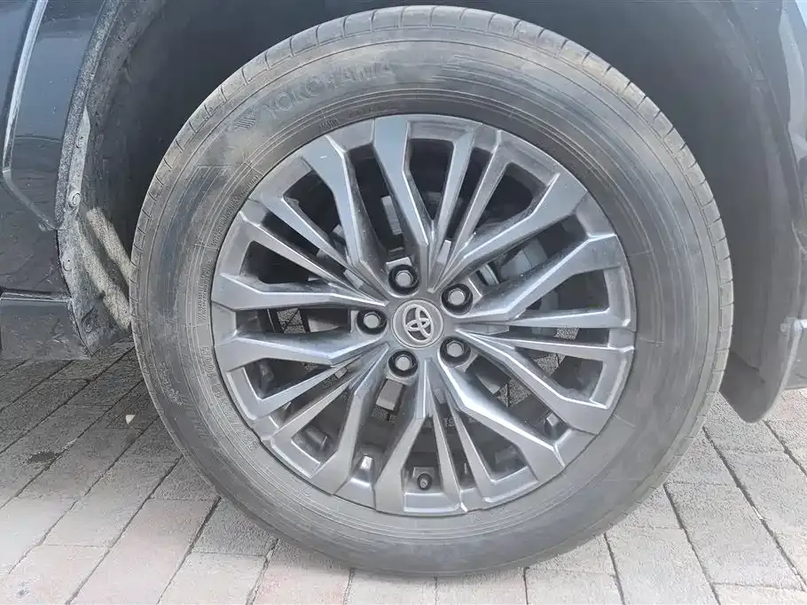 Toyota Wildlander — фото 10