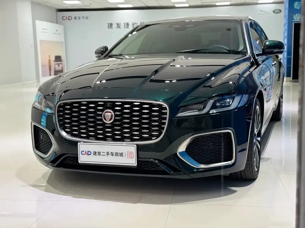 Jaguar XFL — фото 1