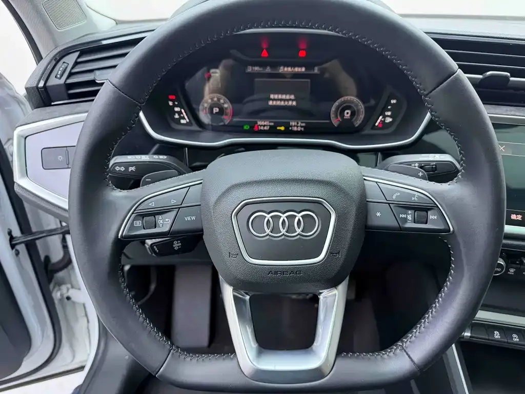 Audi Q3 — фото 10