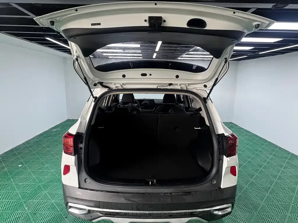 Kia KX3 2021 из CN, фото 7
