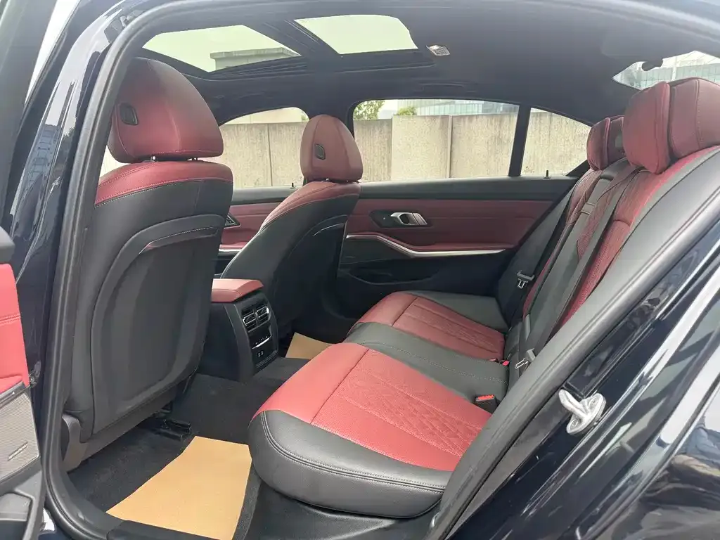 BMW 3 Series 2023 из CN, фото 10