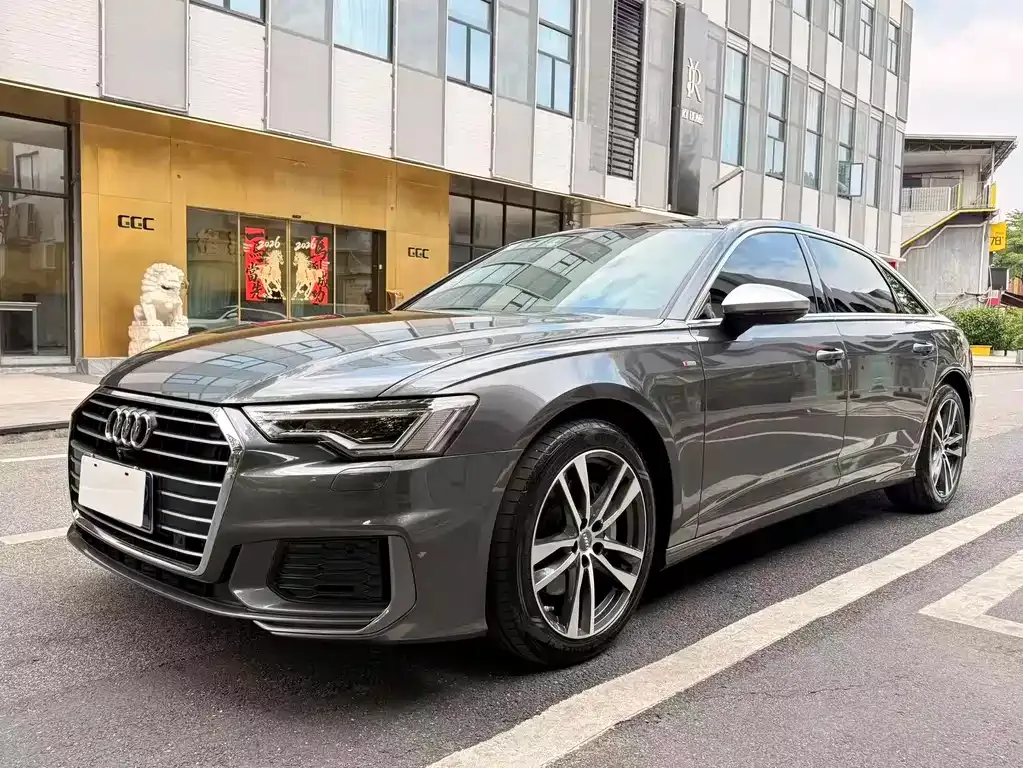Audi A6L — фото 1