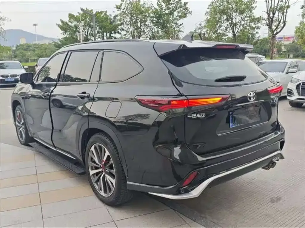 Toyota Crown Kluger 2025 из CN, фото 4