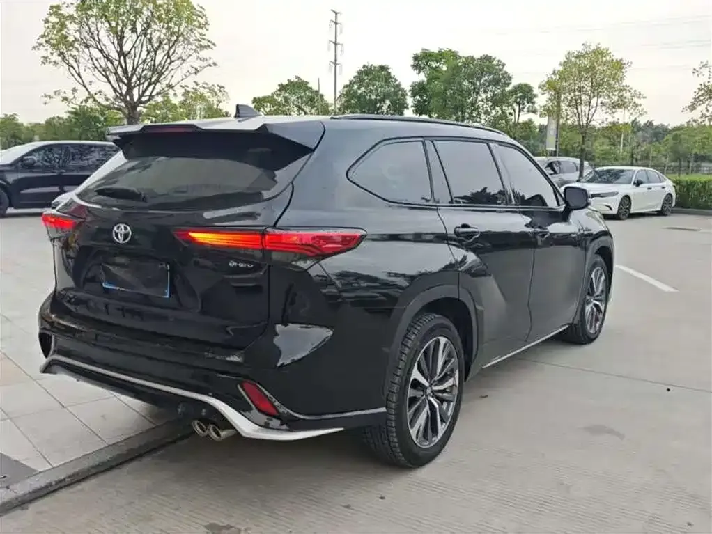 Toyota Crown Kluger 2025 из CN, фото 7