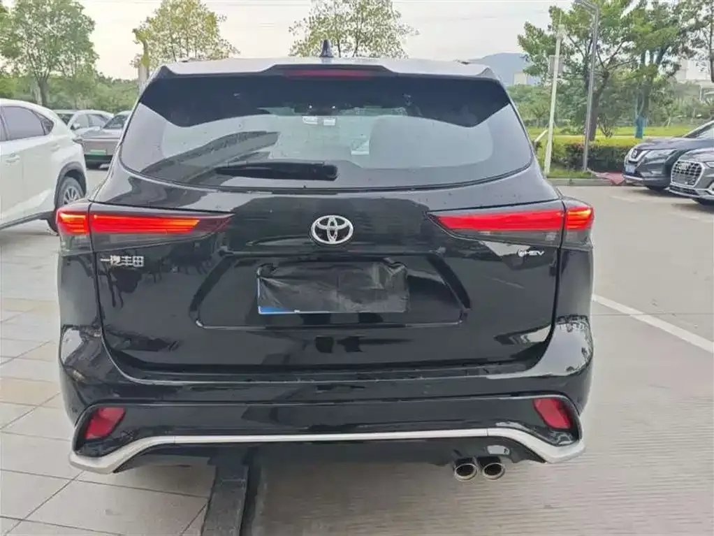 Toyota Crown Kluger 2025 из CN, фото 8