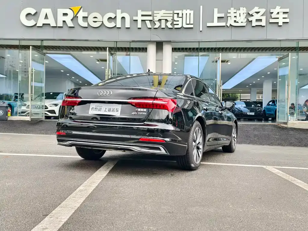 Audi A6L — фото 10