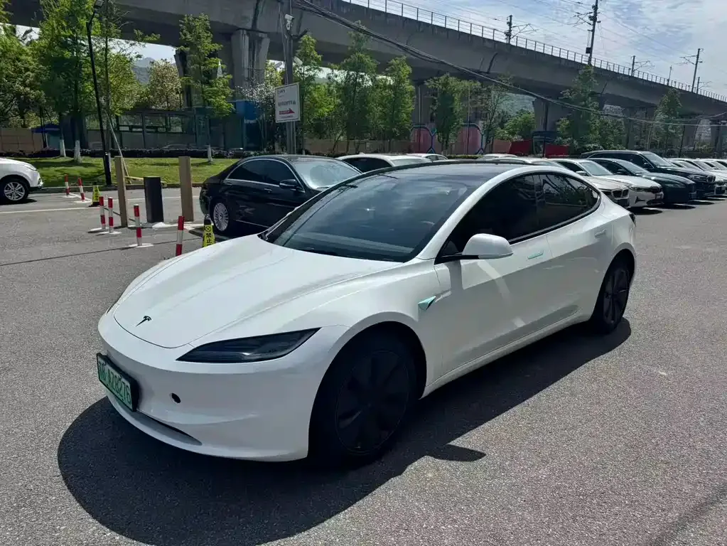 Tesla Model 3 — фото 4