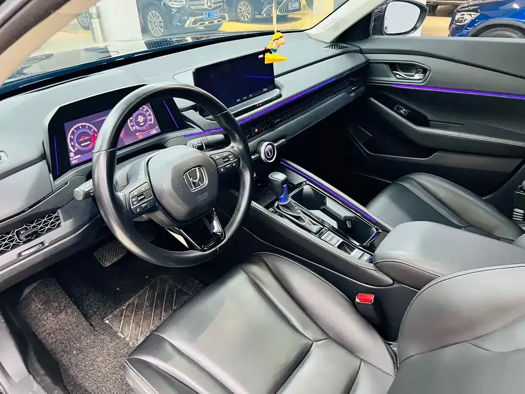 Honda Accord — фото 8