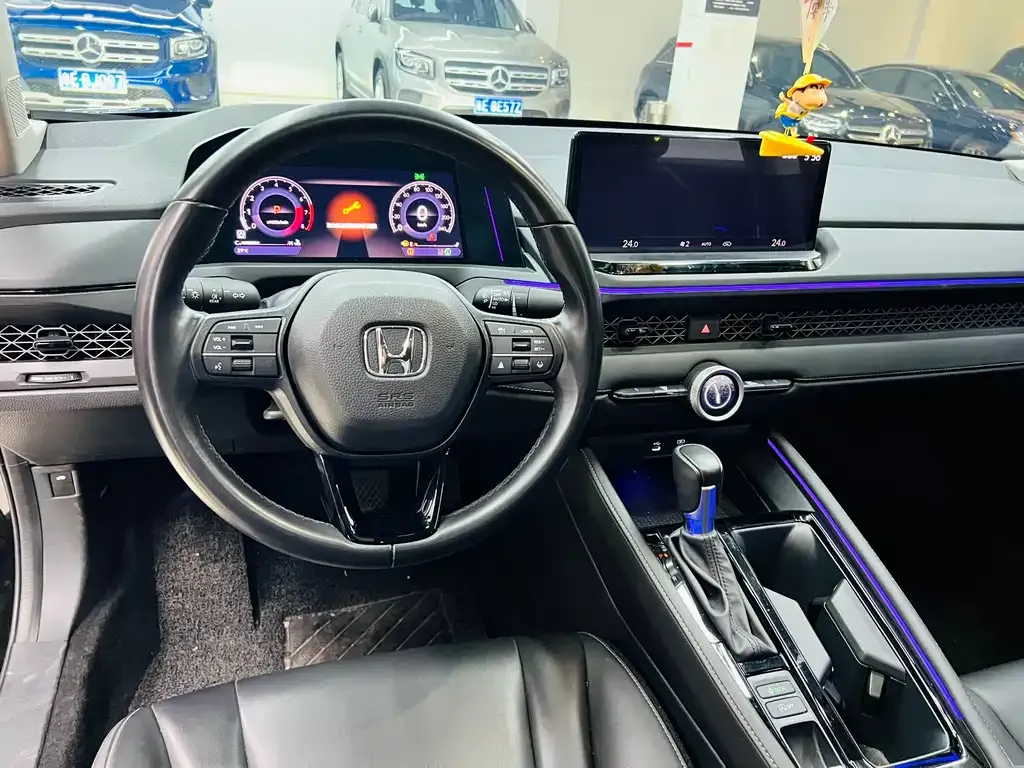 Honda Accord — фото 10