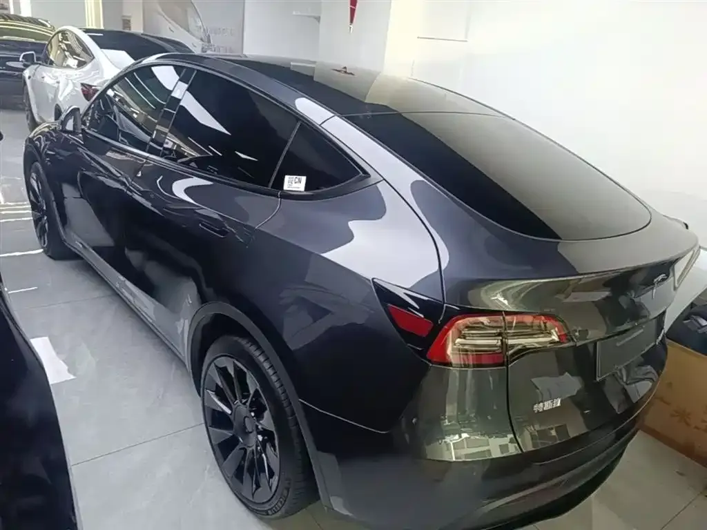 Tesla Model Y — фото 6