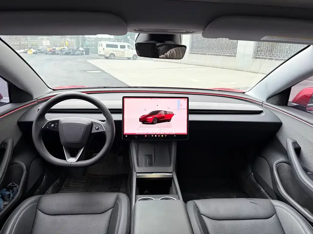 Tesla Model 3 — фото 4