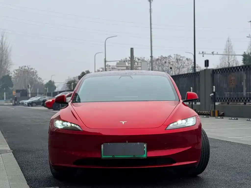 Tesla Model 3 — фото 5
