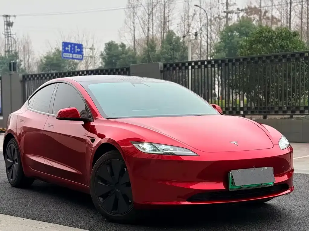 Tesla Model 3 — фото 3