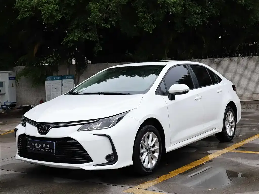 Toyota Corolla — фото 1