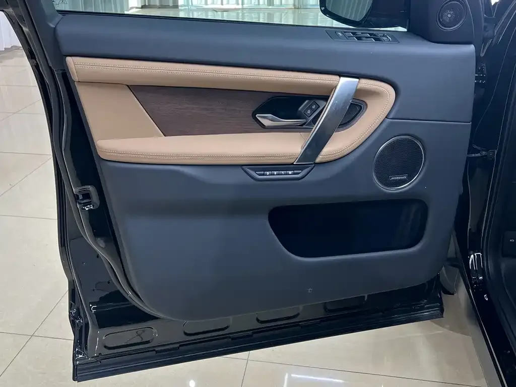 Land Rover Discovery Sport — фото 3