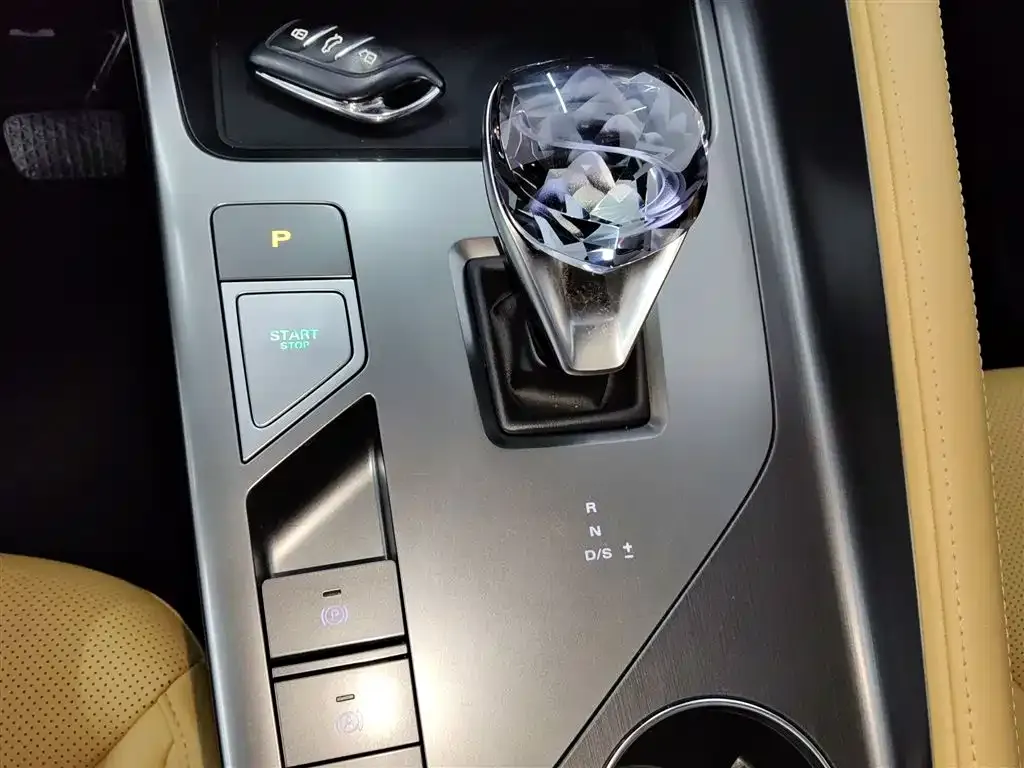 Roewe RX5 2022 из CN, фото 7