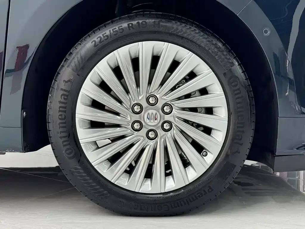 Buick Century 2022 из CN, фото 6