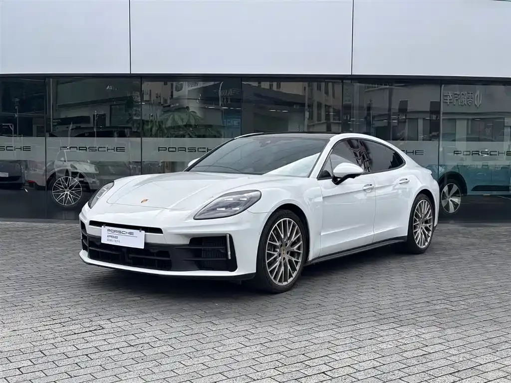 Porsche Panamera — фото 1