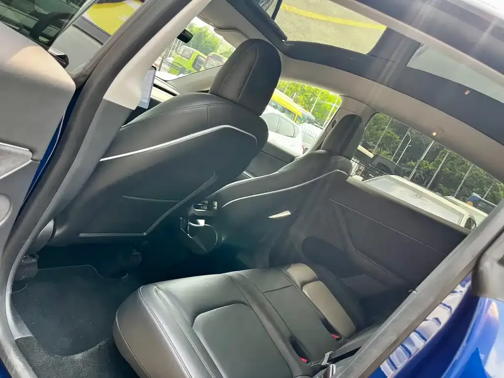 Tesla Model Y — фото 4