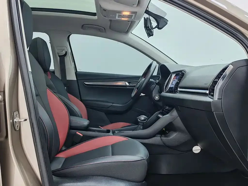 Skoda Karoq 2022 из CN, фото 6