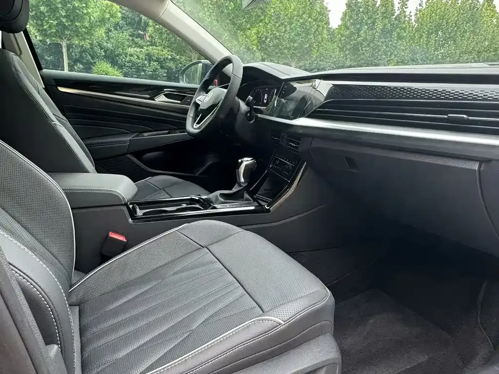 Volkswagen Passat 2023 из CN, фото 6