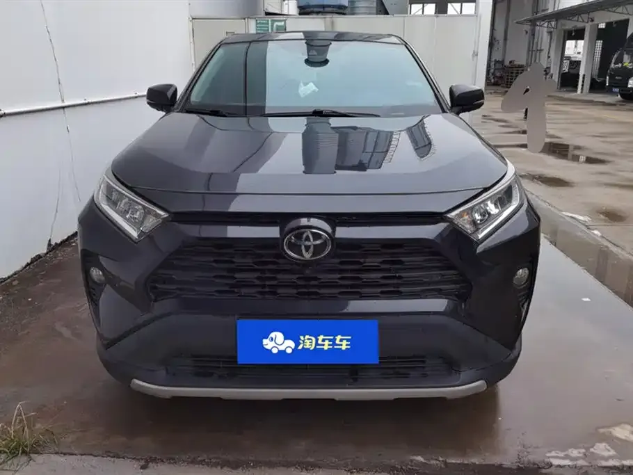 Toyota RAV4 — фото 3