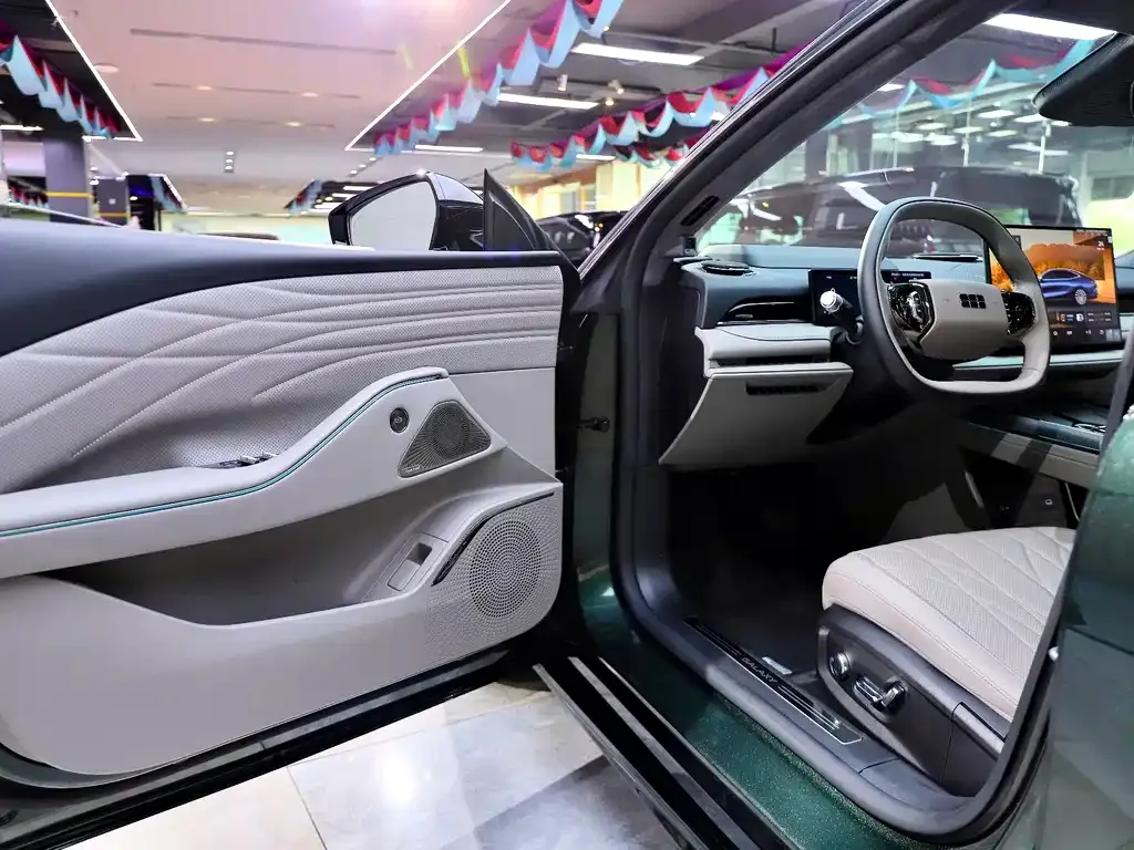 Geely Galaxy Xingyao 8 2025 из CN, фото 9