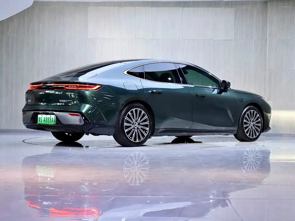 Geely Galaxy Xingyao 8 2025 из CN, фото 3