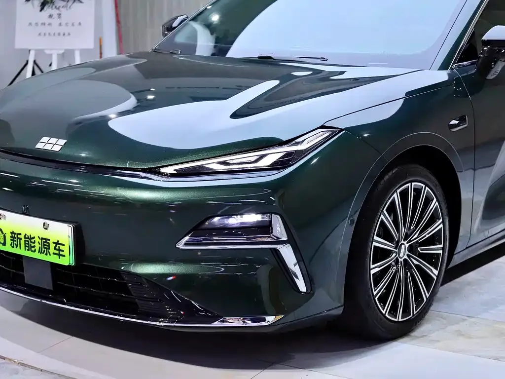 Geely Galaxy Xingyao 8 2025 из CN, фото 4