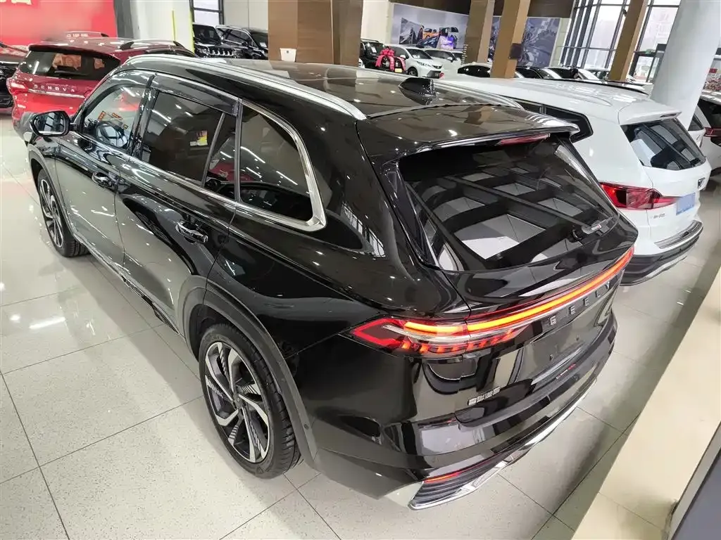 Geely Xingyue L — фото 10