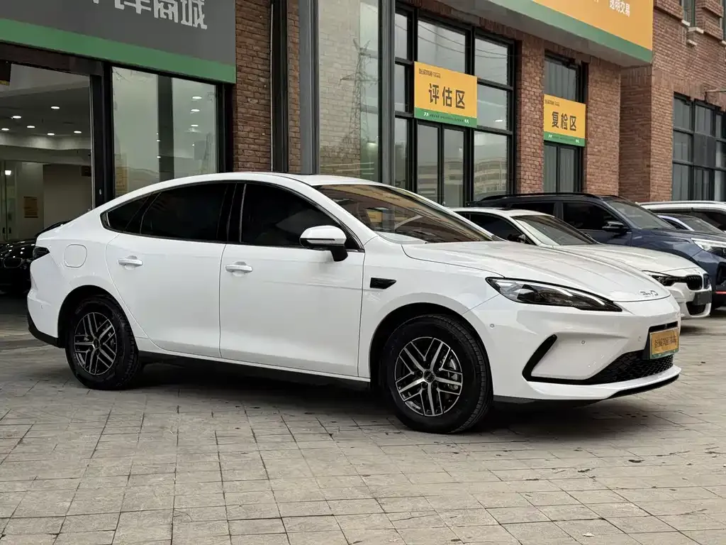 BYD Seal 05 DM-i — фото 9