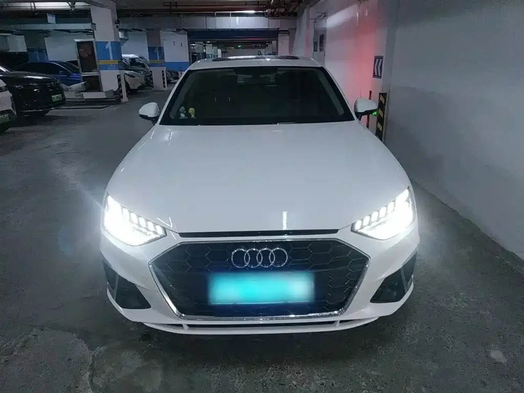 Audi A4L 2022 из CN, фото 3