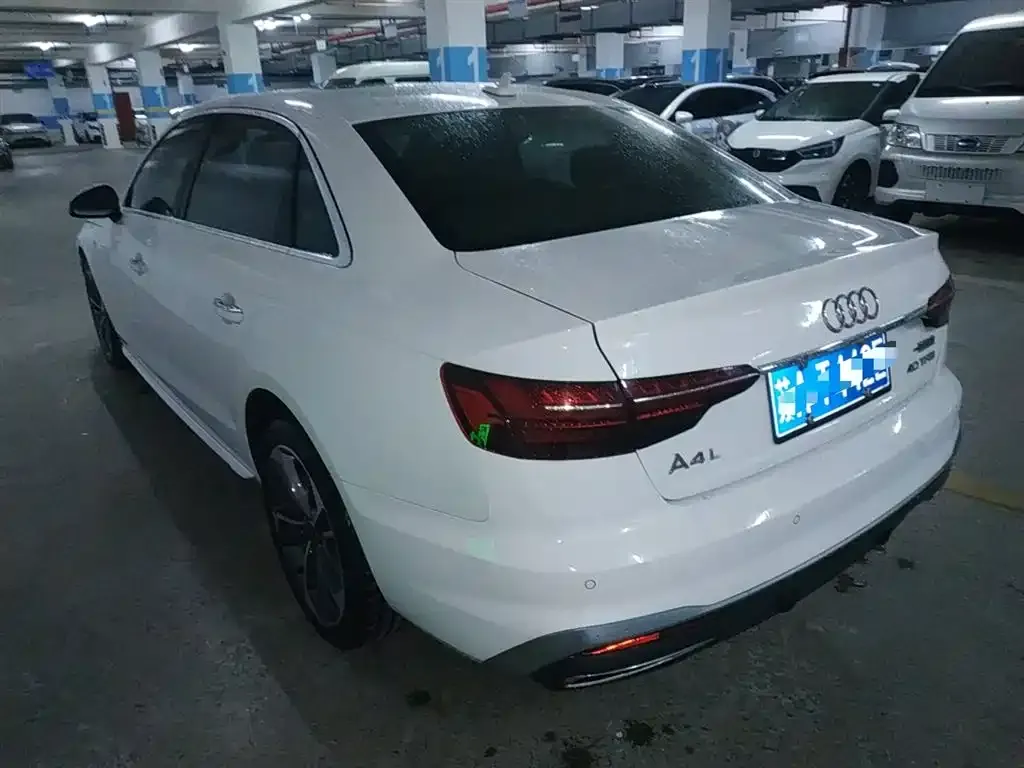 Audi A4L 2022 из CN, фото 5