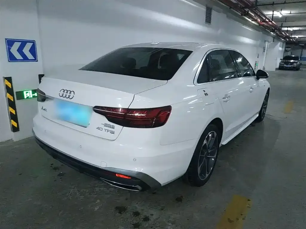 Audi A4L 2022 из CN, фото 4
