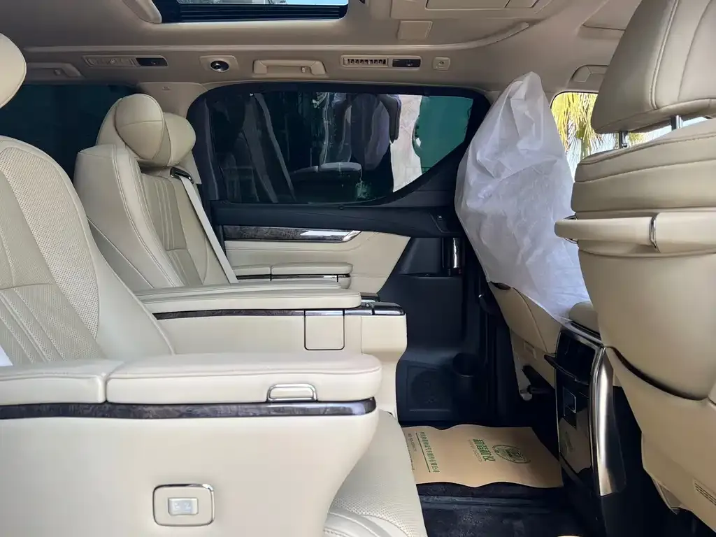 Toyota Vellfire 2021 из CN, фото 2