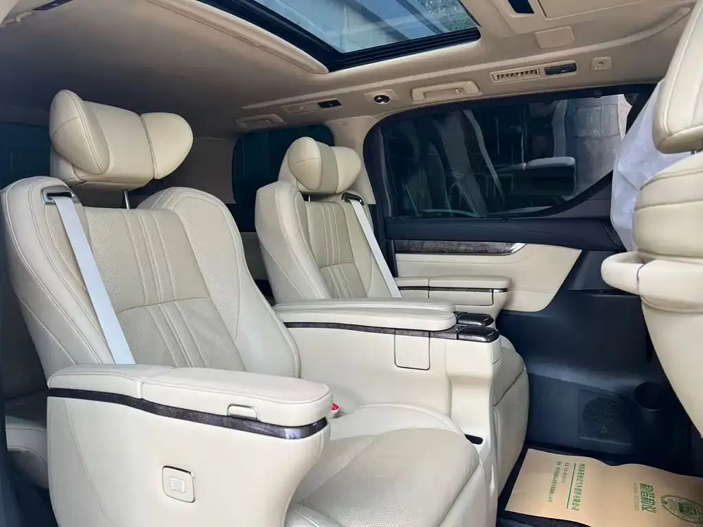 Toyota Vellfire 2021 из CN, фото 3