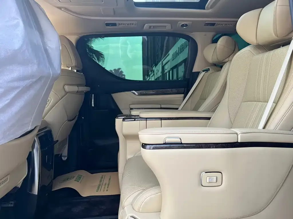 Toyota Vellfire 2021 из CN, фото 9