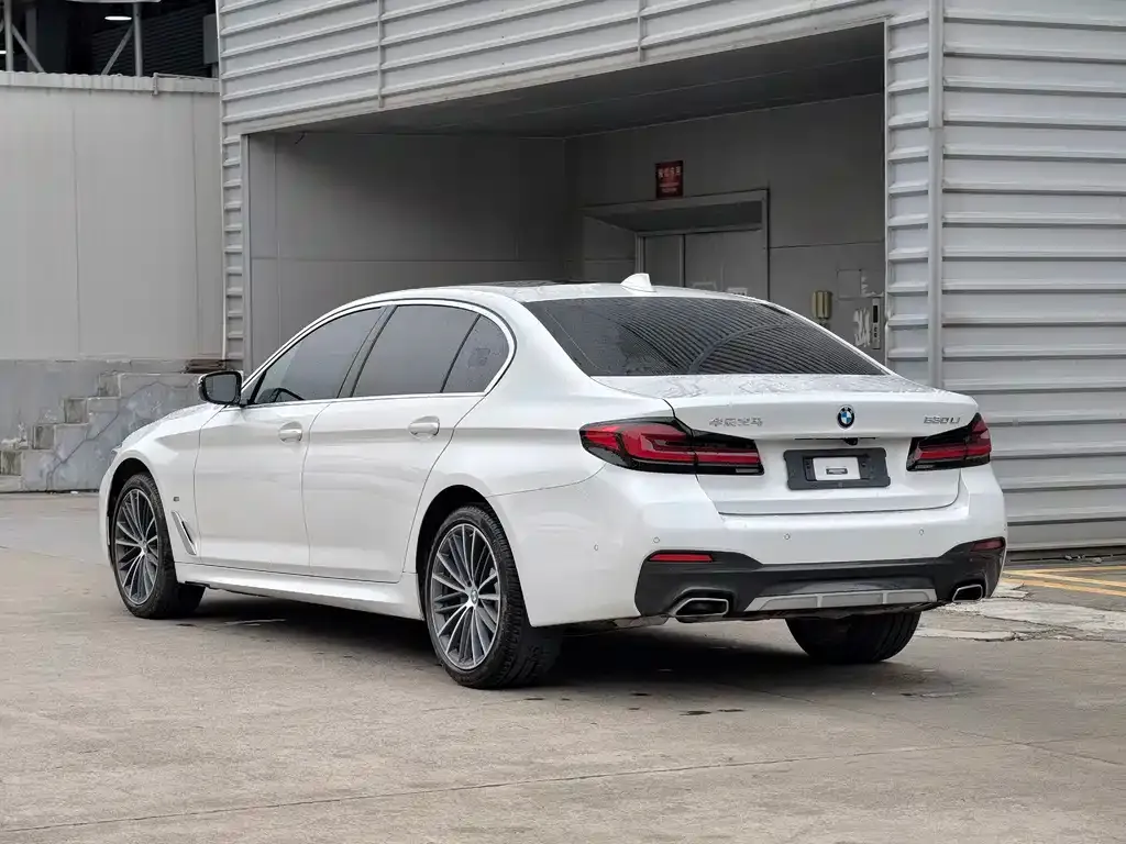 BMW 5 Series — фото 4