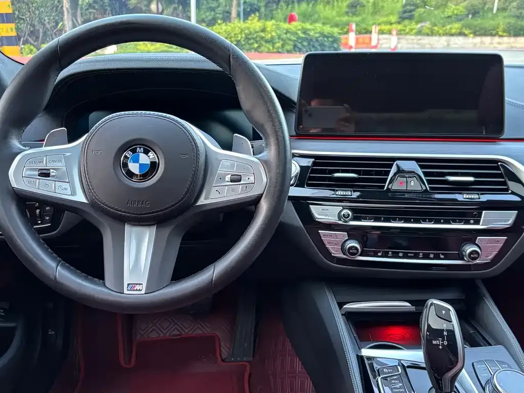BMW 5 Series — фото 10