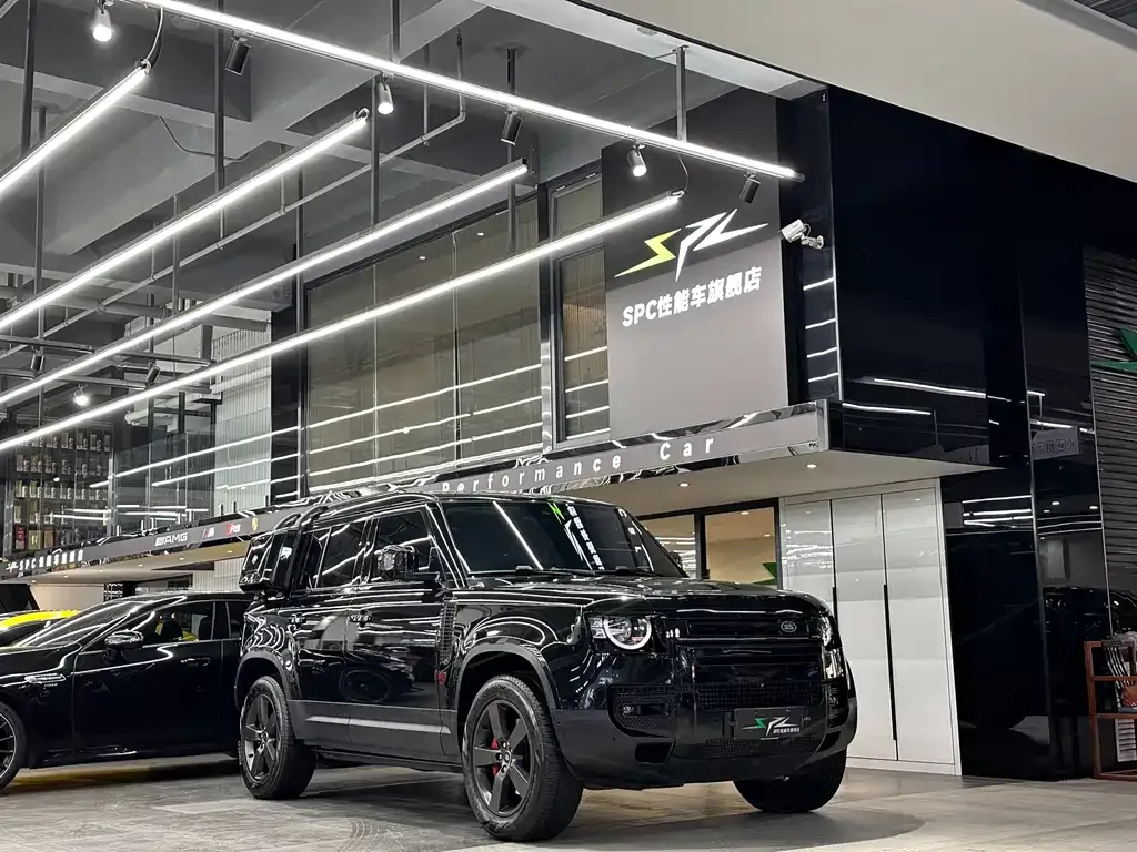 Land Rover Defender — фото 1
