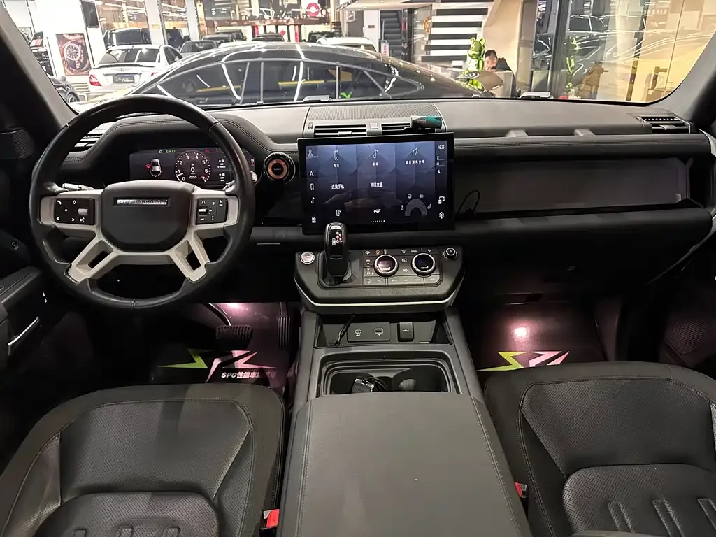 Land Rover Defender — фото 10