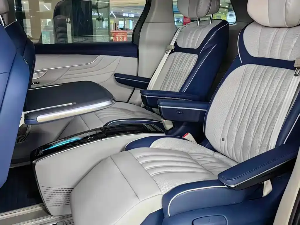 Roewe iMAX8 — фото 6