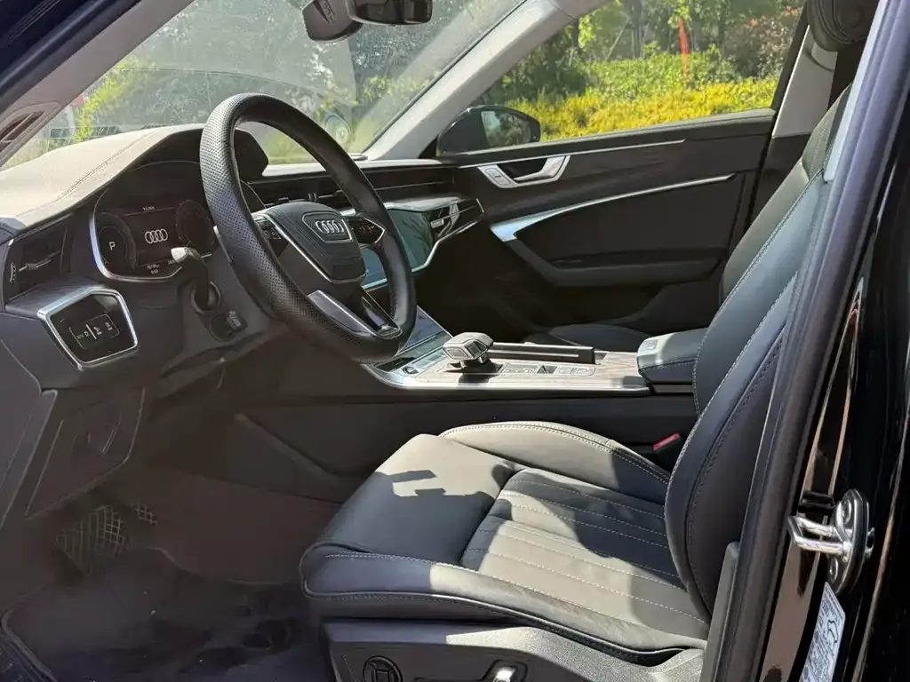 Audi A6L 2023 из CN, фото 4