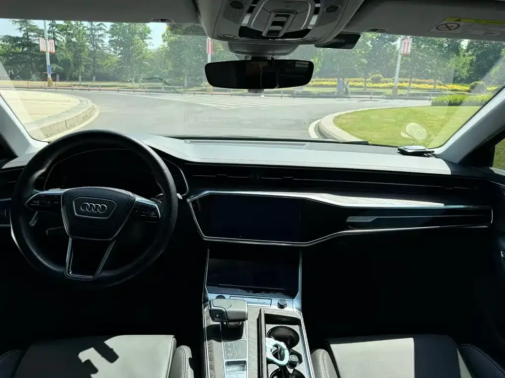 Audi A6L 2023 из CN, фото 2