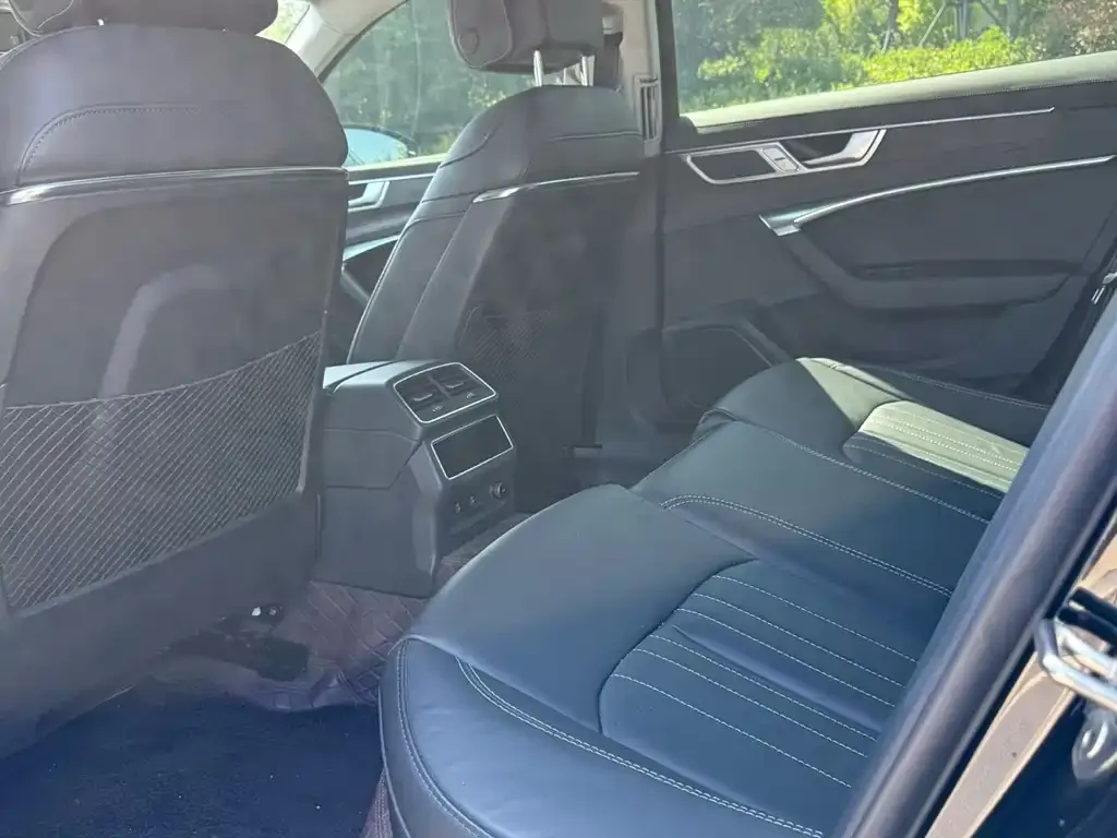 Audi A6L 2023 из CN, фото 7