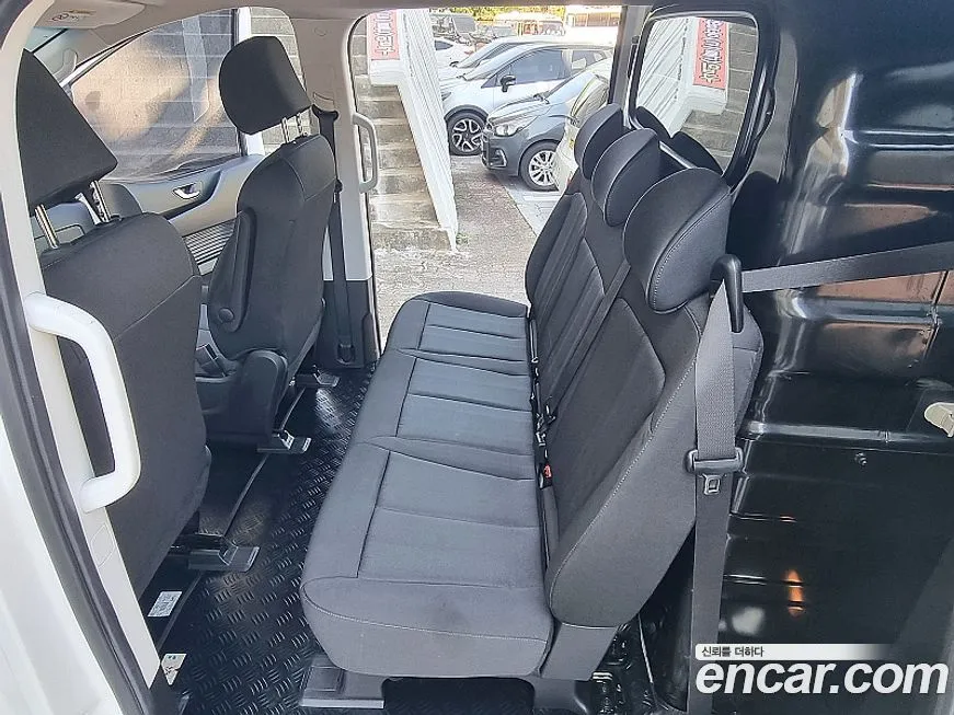 Hyundai Staria — фото 10